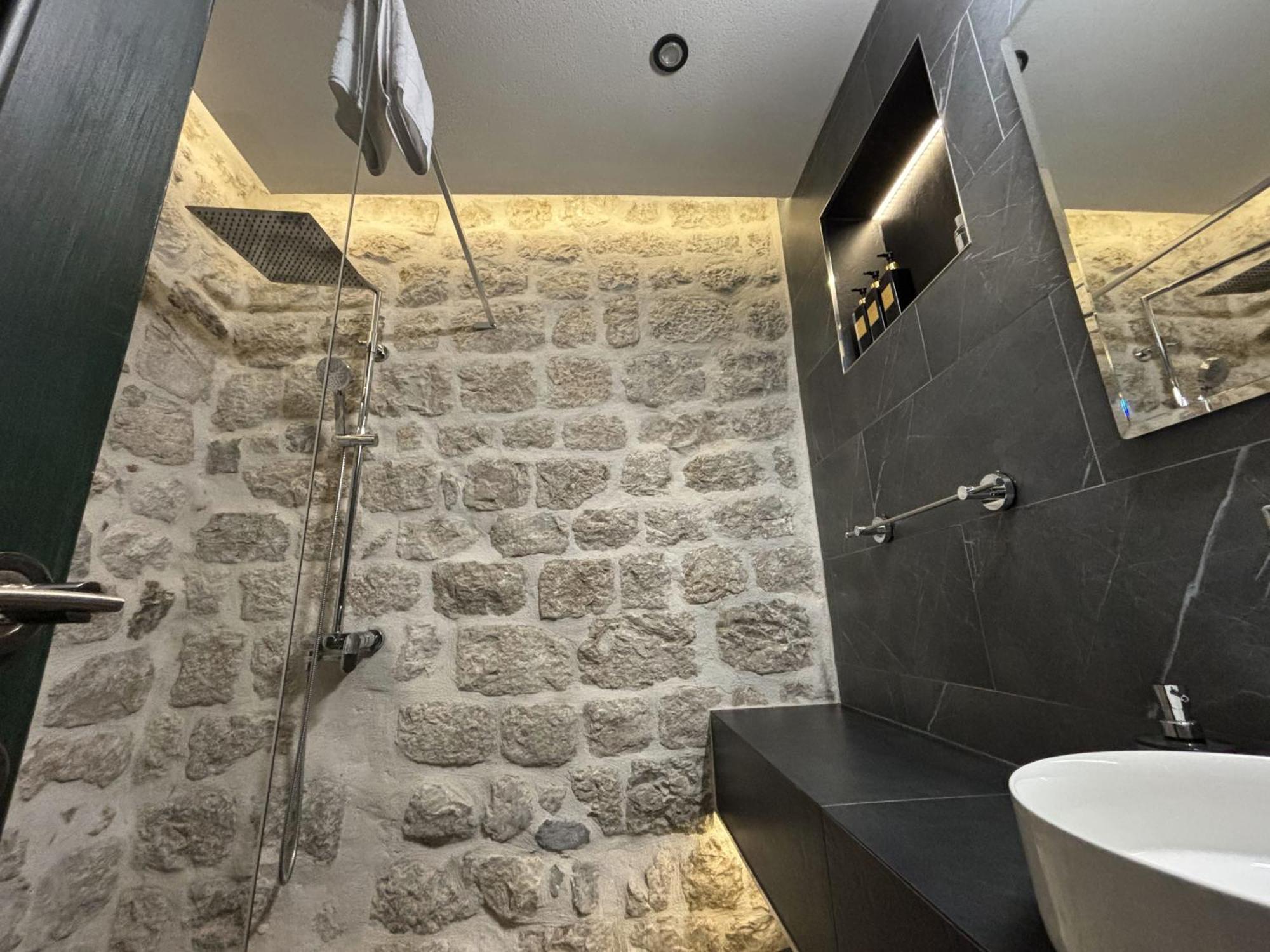 Kazin Supreme Hotel Kotor Exterior photo